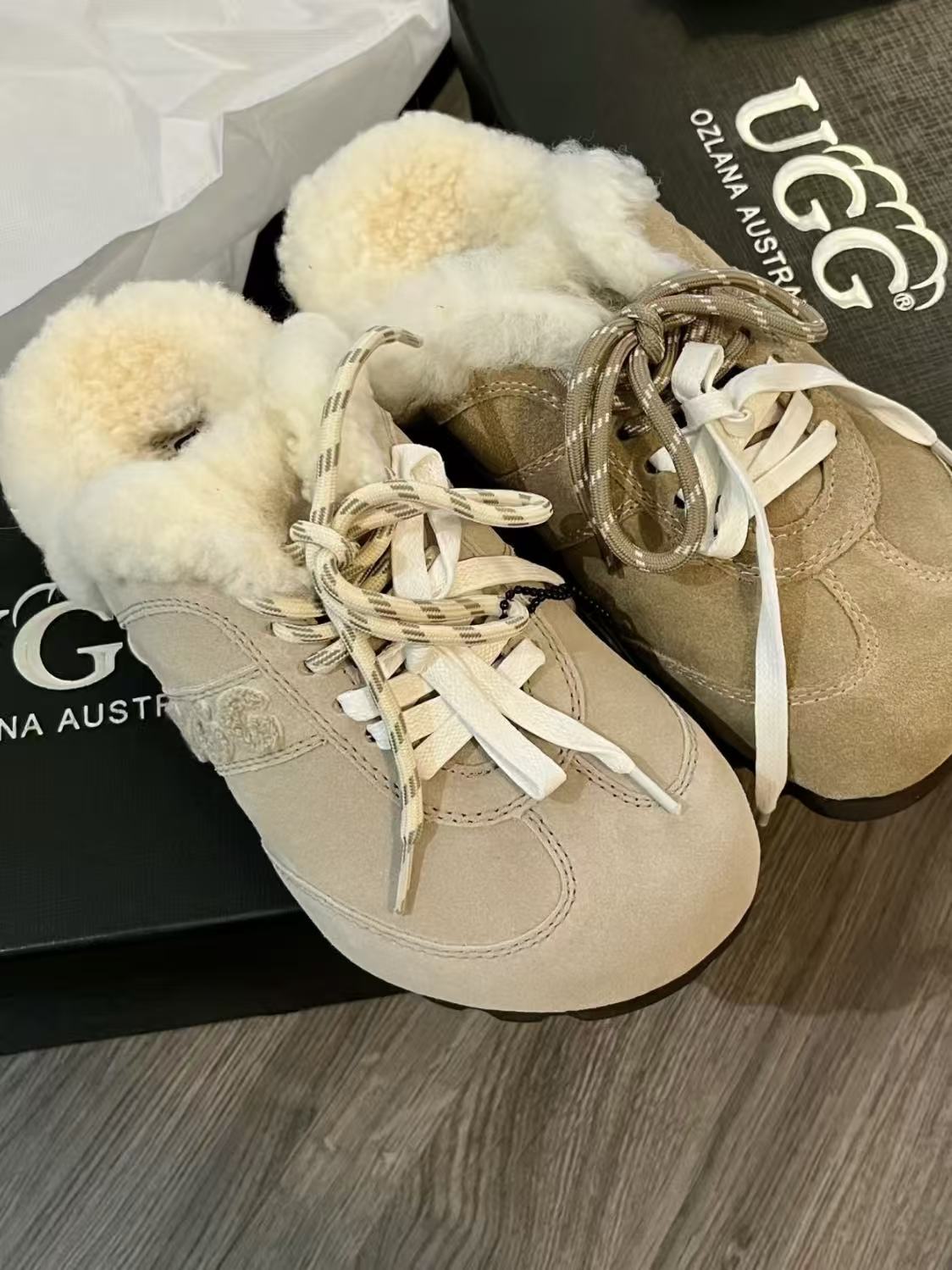 UGG OZWEAR Fuzzy Birken Slippers