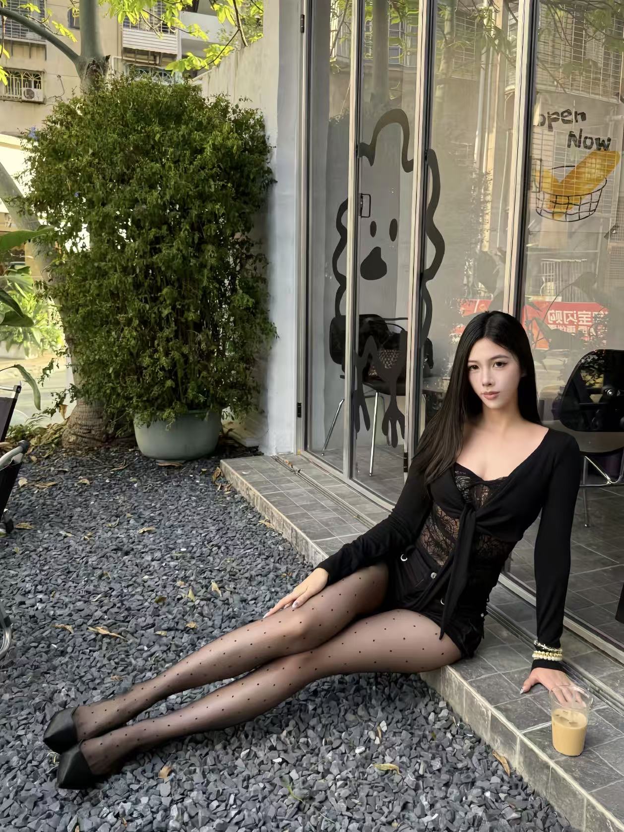 Jqwention Lace Two-in-One Knit Top — Black