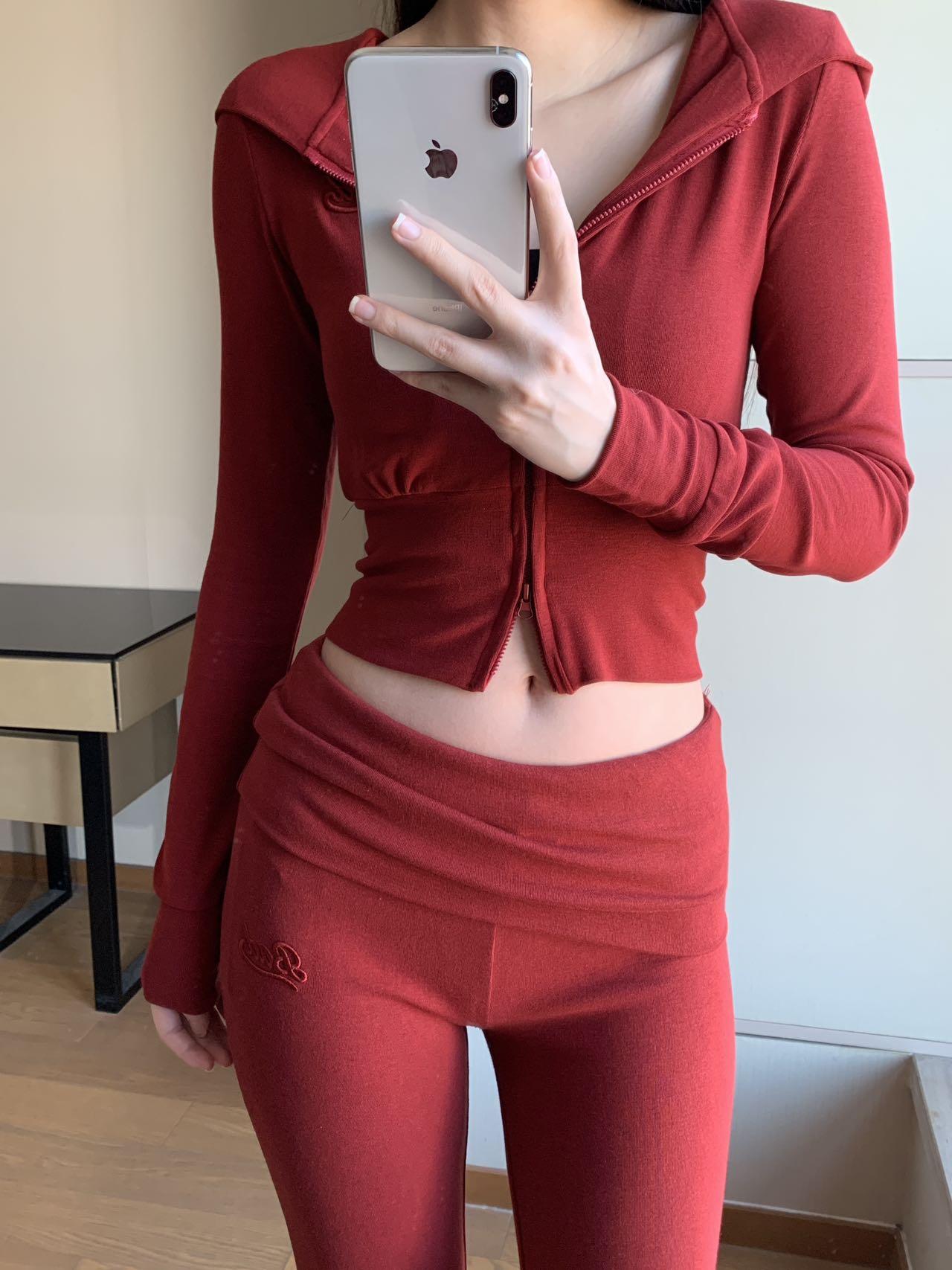 Cropped Zip Hoodie with Hood — Fitted & Flirty