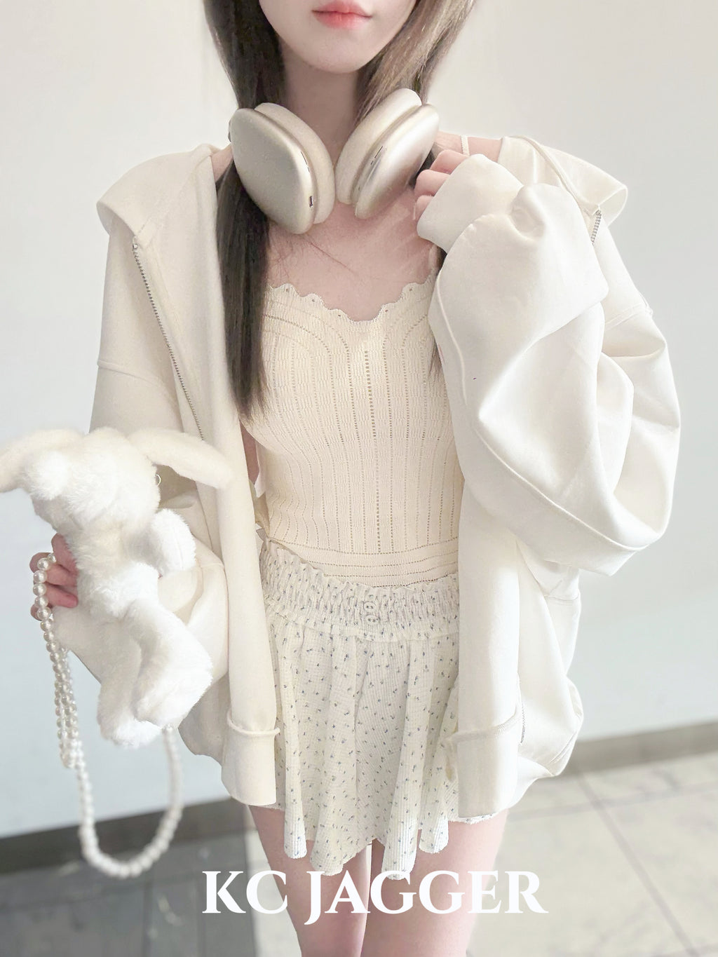 Loose Fit White Hooded Sweatshirt