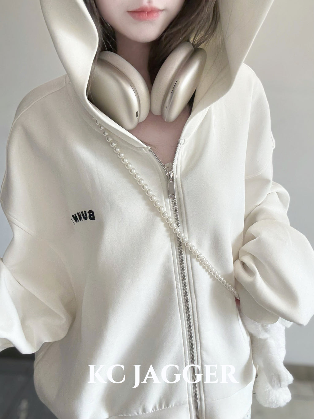 Loose Fit White Hooded Sweatshirt