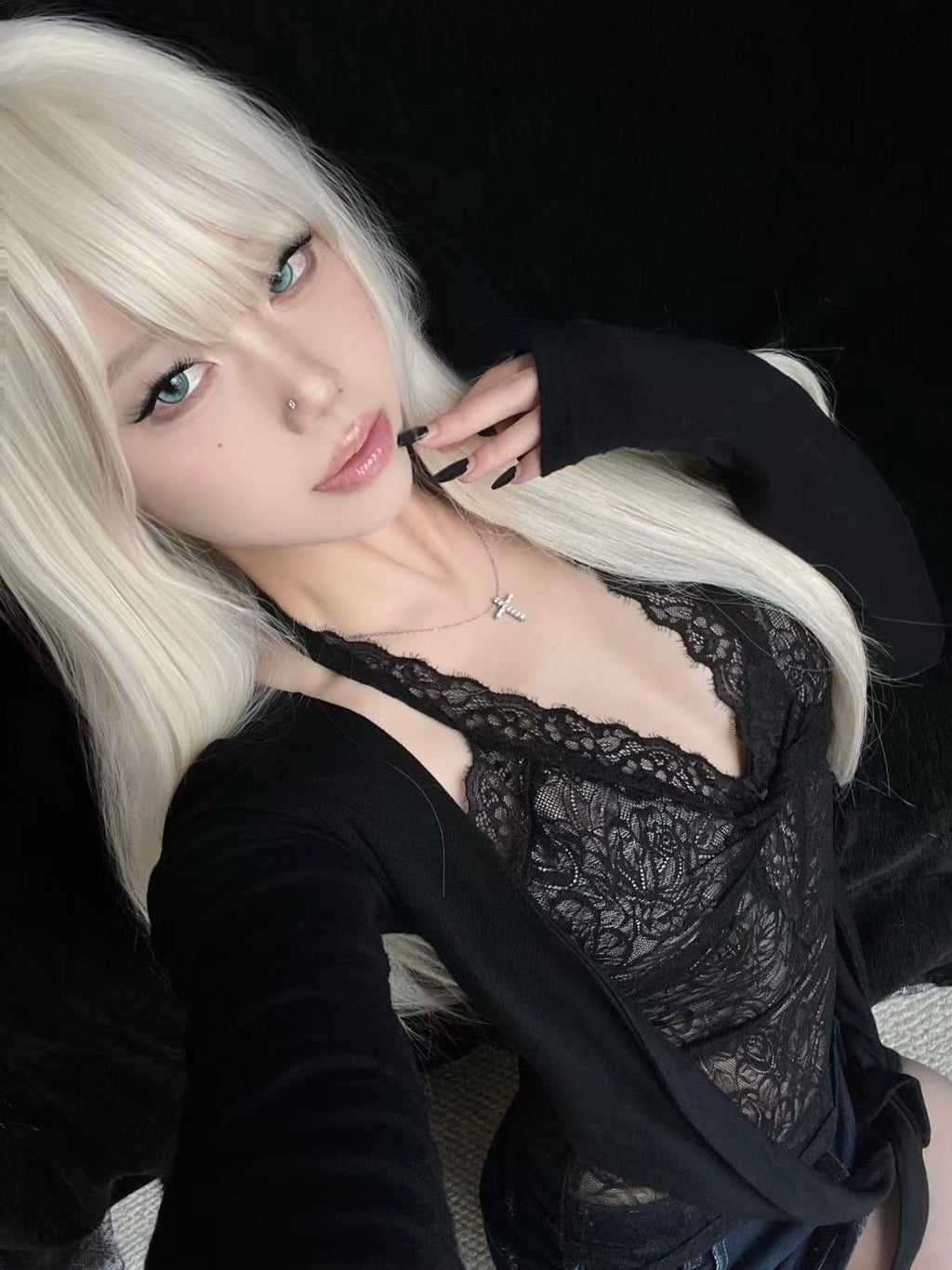 Jqwention Lace Two-in-One Knit Top — Black