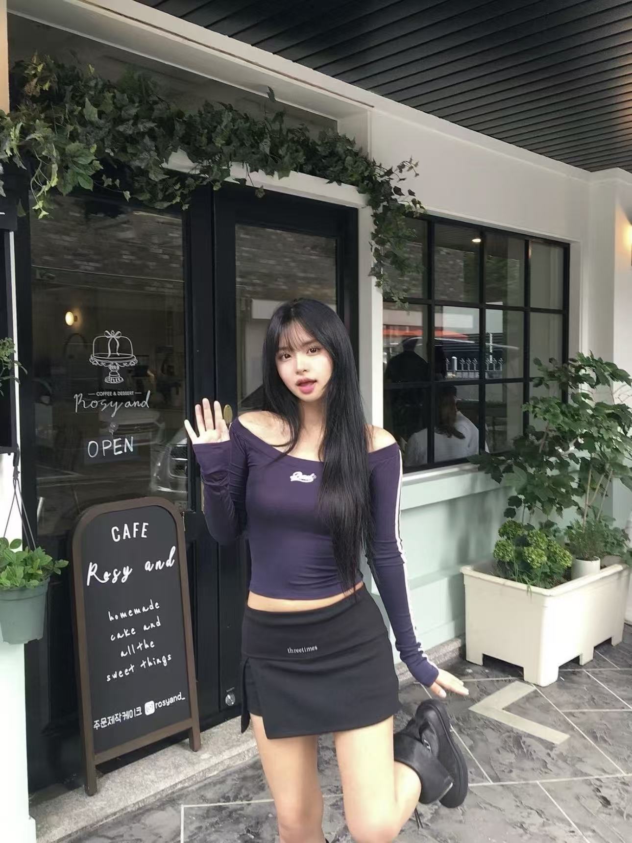 Badblood Retro Off-Shoulder Double Stripe Crop Top