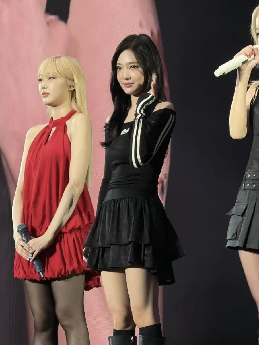 Badblood Retro Off-Shoulder Double Stripe Crop Top