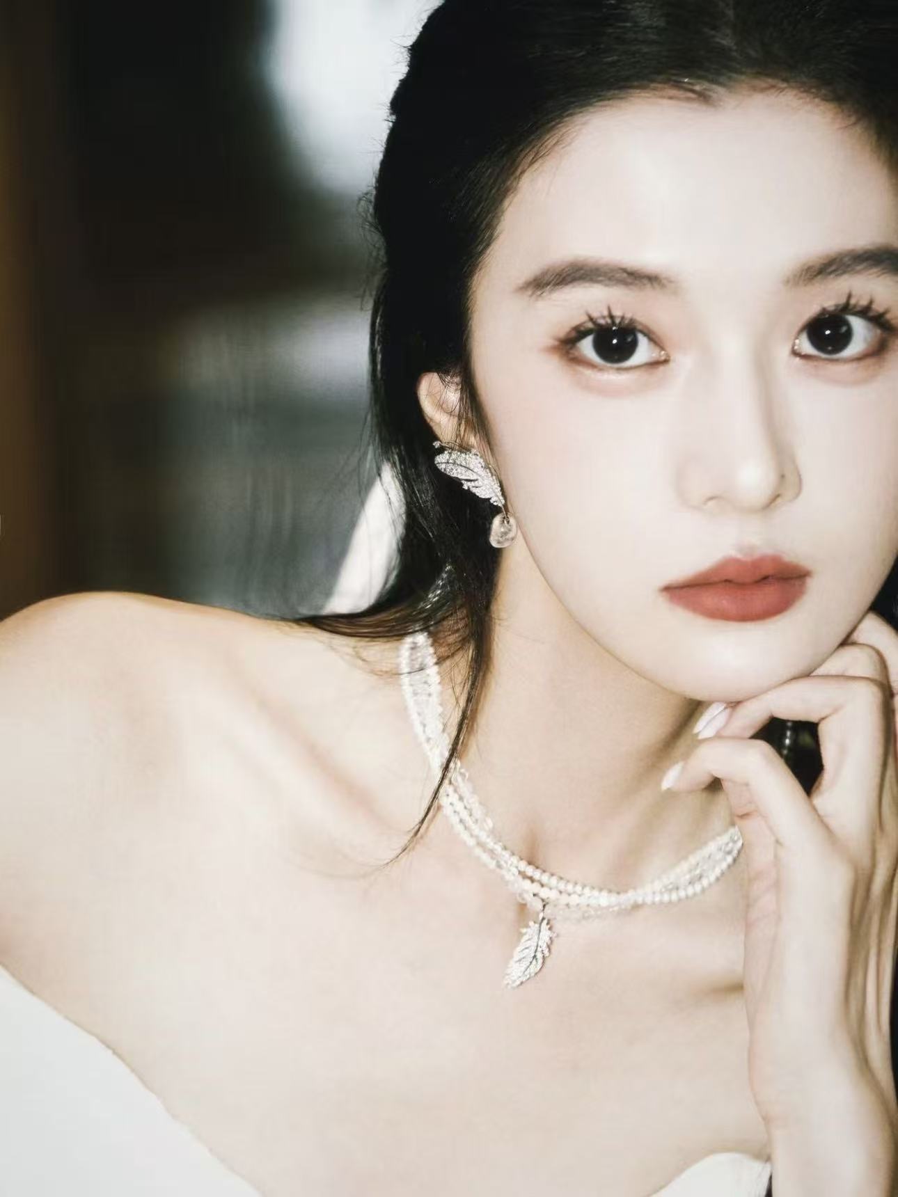 Hefang Moonlight Feather Necklace & Earrings