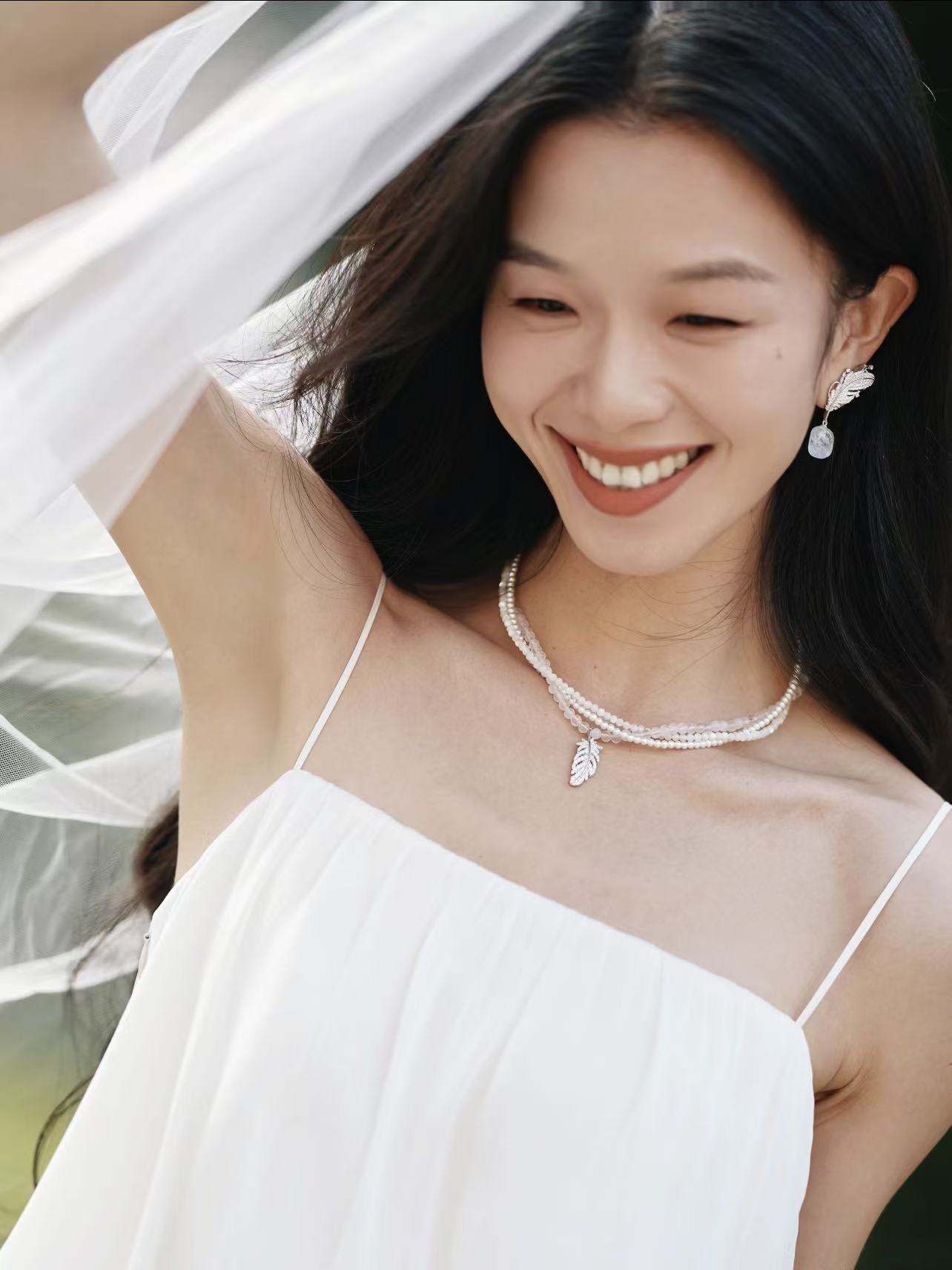 Hefang Moonlight Feather Necklace & Earrings