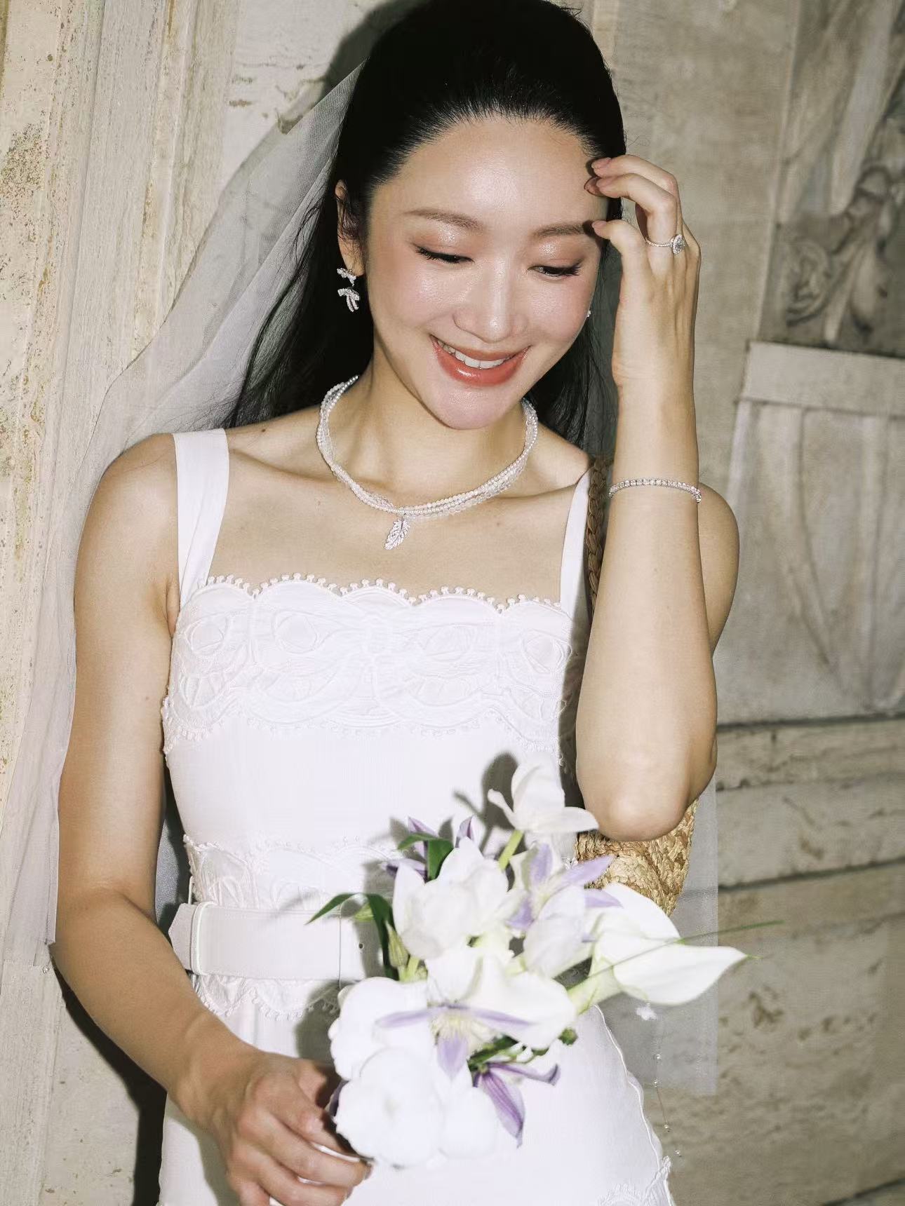 Hefang Moonlight Feather Necklace & Earrings