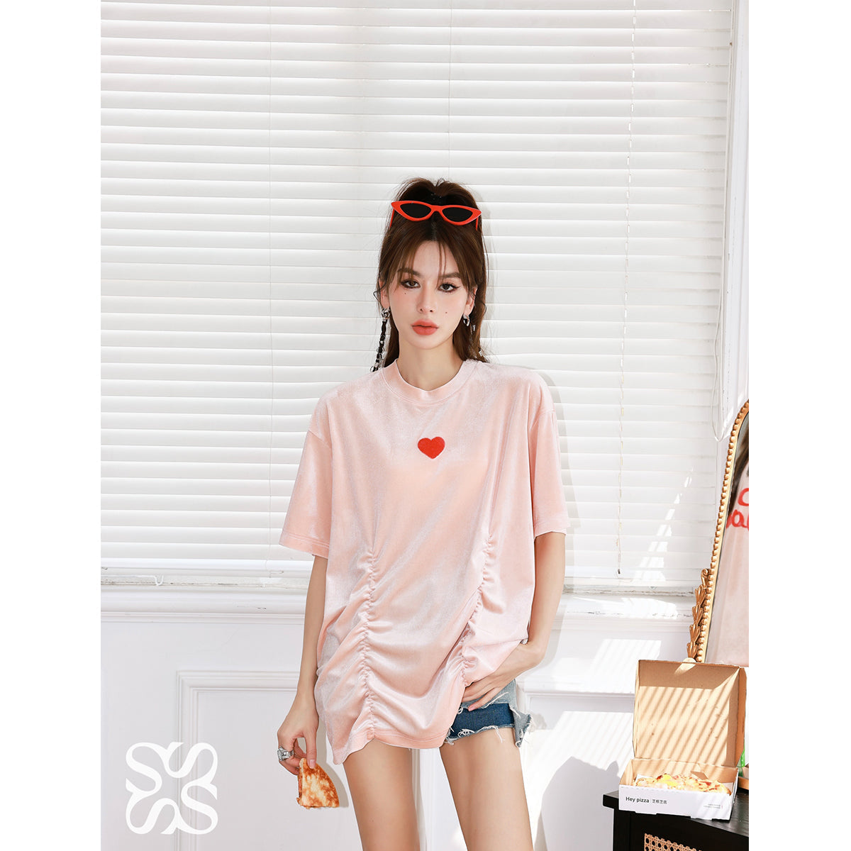 SomeSowe Heart Smocked Velvet Tee Pink